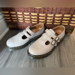 Dr. Martens 8065 Mary Jane’s